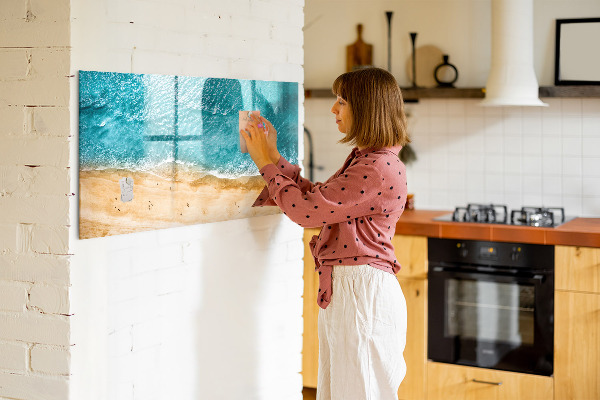 Pizarra magnética de pared con rotulador Un elegante tablero para notas y fotos.