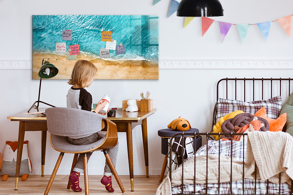 Pizarra magnética de pared con rotulador Un elegante tablero para notas y fotos.