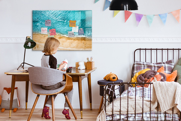 Pizarra magnética de pared con rotulador Un elegante tablero para notas y fotos.