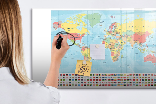 Pizarra borrable de cristal con imanes Mapa del mundo con lugares para marcar.