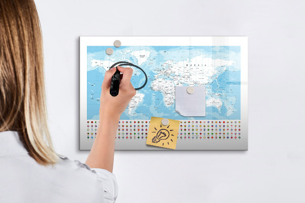 Pizarra borrable de cristal con imanes Mapa del mundo con lugares para marcar.