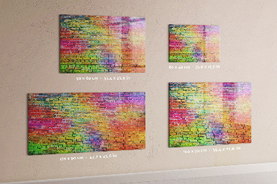 Pizarra magnética de pared con rotulador Una pared colorida con espacio para fotos.