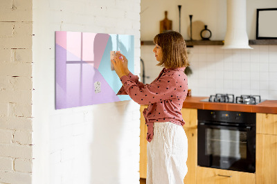 Pizarra magnética de pared con rotulador Un tablero colorido para notas y fotos.