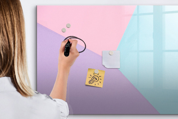 Pizarra magnética de pared con rotulador Un tablero colorido para notas y fotos.