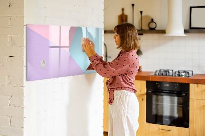 Pizarra magnética de pared con rotulador Un tablero colorido para notas y fotos.