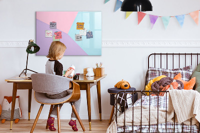 Pizarra magnética de pared con rotulador Un tablero colorido para notas y fotos.