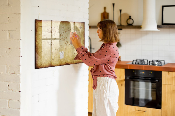 Pizarra magnética de pared con rotulador Un mapamundi con recuerdos personales