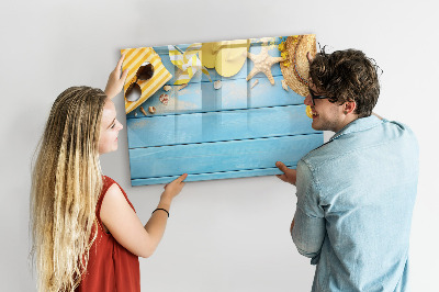 Pizarra magnética de pared con rotulador Recuerdos de verano sobre un fondo azul