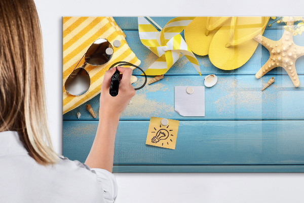 Pizarra magnética de pared con rotulador Recuerdos de verano sobre un fondo azul