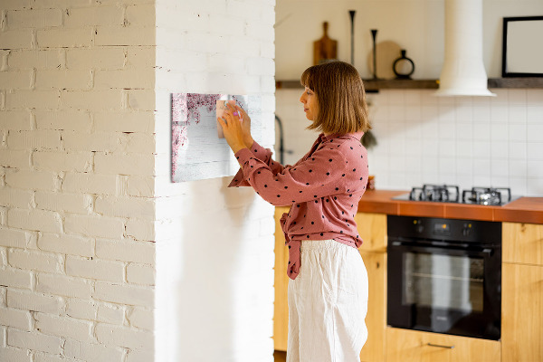 Pizarra magnética de pared con rotulador Un espacio creativo para presentar fotografías