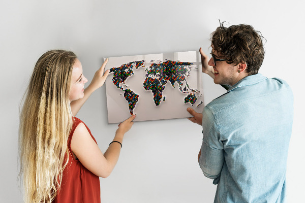 Pizarra magnética de pared con rotulador Mundo interactivo con lugares para tomar fotos.