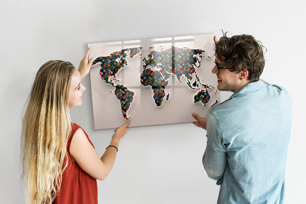 Pizarra magnética de pared con rotulador Mundo interactivo con lugares para tomar fotos.