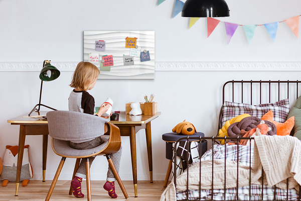 Pizarra magnética de pared con rotulador Un elegante tablero para notas y fotos.