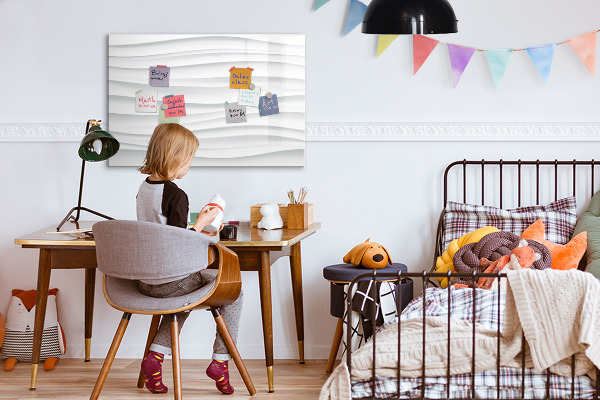 Pizarra magnética de pared con rotulador Un elegante tablero para notas y fotos.