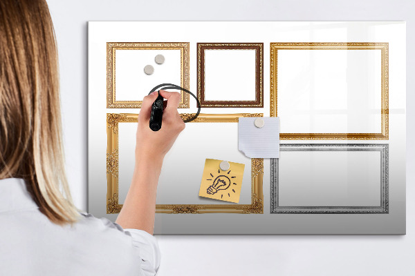 Pizarra borrable de cristal con imanes Un espacio creativo para fotos y notas.