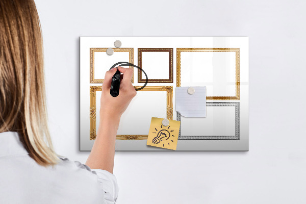 Pizarra borrable de cristal con imanes Un espacio creativo para fotos y notas.