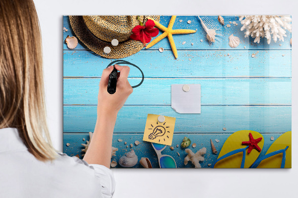 Pizarra magnética de pared con rotulador Recuerdos de verano sobre un fondo azul