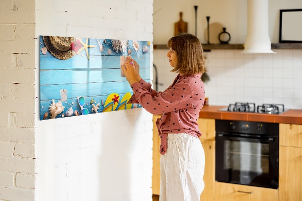 Pizarra magnética de pared con rotulador Recuerdos de verano sobre un fondo azul