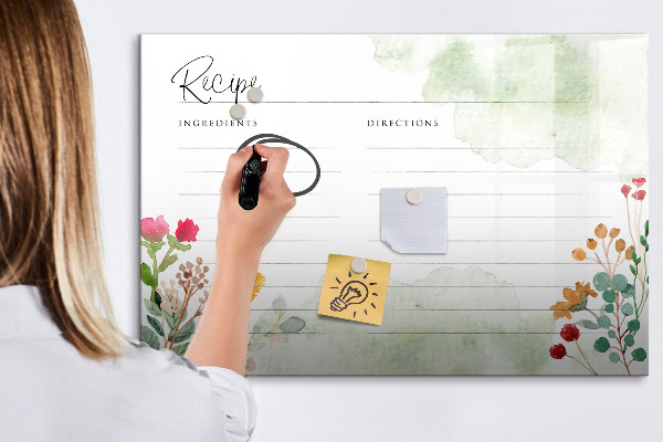 Pizarra magnética de pared con rotulador Un tablero creativo para recetas y recuerdos.