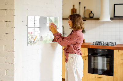 Pizarra magnética de pared con rotulador Un tablero creativo para recetas y recuerdos.