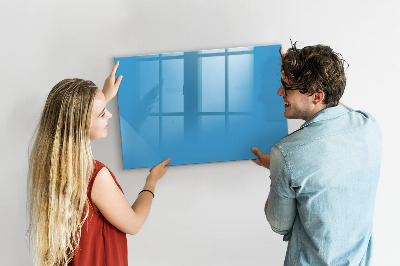 Pizarra magnética de pared con rotulador Un tablero colorido para notas y fotos.