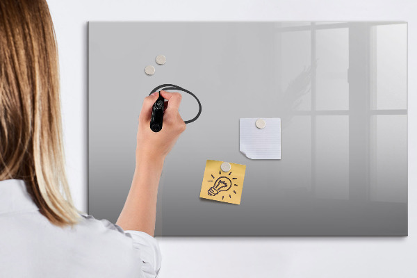 Pizarra magnética de pared con rotulador Un práctico tablero para notas y fotos.