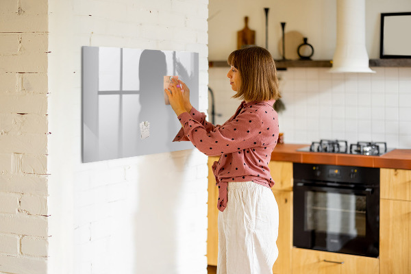 Pizarra magnética de pared con rotulador Un práctico tablero para notas y fotos.