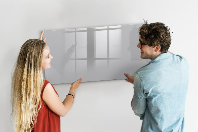Pizarra magnética de pared con rotulador Un práctico tablero para notas y fotos.