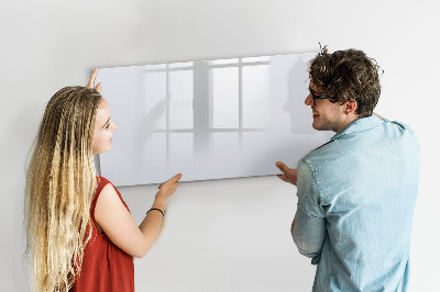 Pizarra borrable de cristal con imanes Un práctico tablero para notas y fotos.