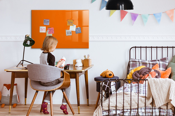 Pizarra magnética de pared con rotulador Una forma creativa de presentar tus fotos
