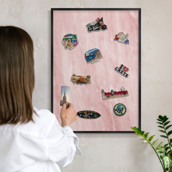 Pizarra magnética para colección de imanes con marco negro Textura rosa