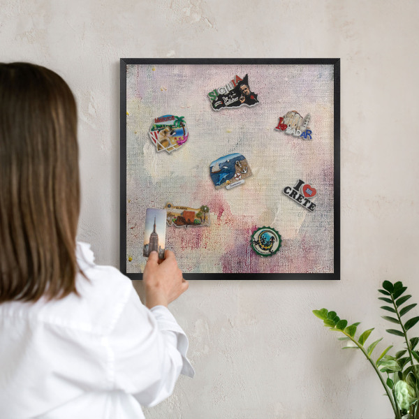 Pizarra magnética para colección de imanes con marco negro Abstracción en tonos pastel