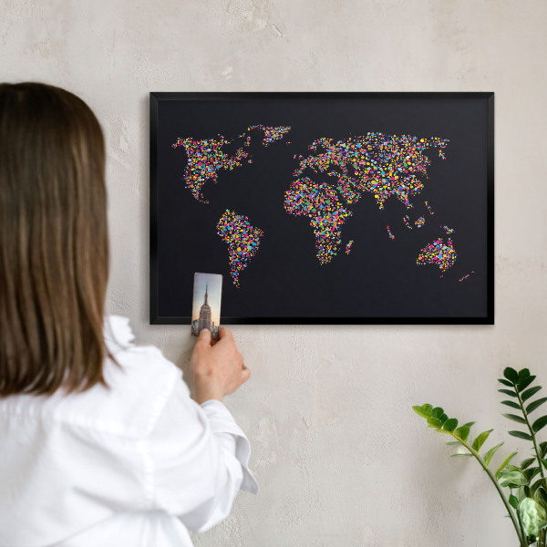 Pizarra magnética para colección de imanes con marco negro Mapa de colores