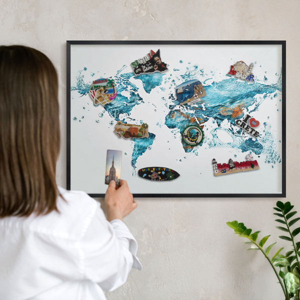 Pizarra magnética para colección de imanes con marco negro Mapa del agua