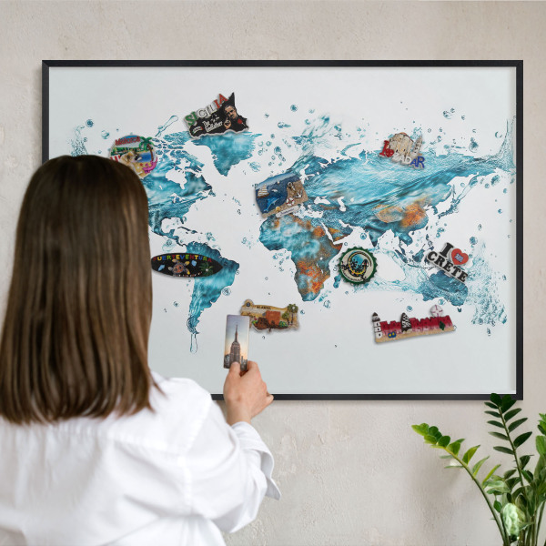 Pizarra magnética para colección de imanes con marco negro Mapa del agua