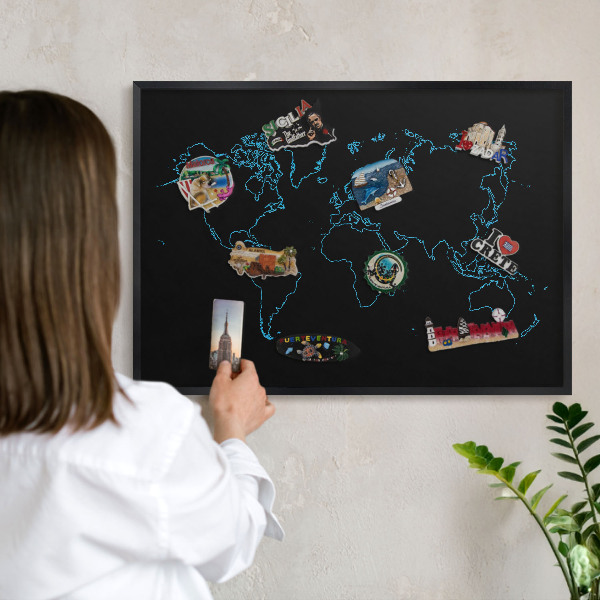 Pizarra magnética para colección de imanes con marco negro Mapa del mundo