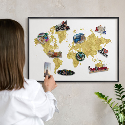 Pizarra magnética para colección de imanes con marco negro Mapa del mundo