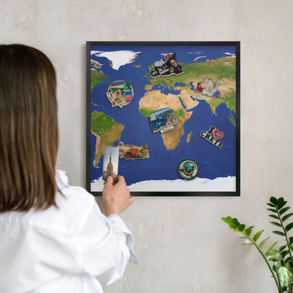 Pizarra magnética para colección de imanes con marco negro Cartografiando el mundo