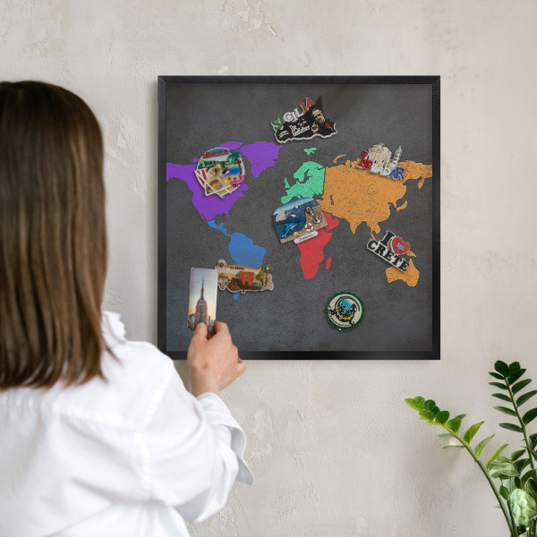 Pizarra magnética para colección de imanes con marco negro Mapa de colores