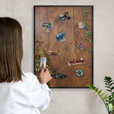 Pizarra magnética para colección de imanes con marco negro Naturaleza de la madera