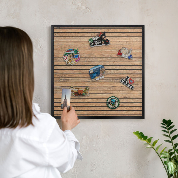 Pizarra magnética para colección de imanes con marco negro Tablas de madera