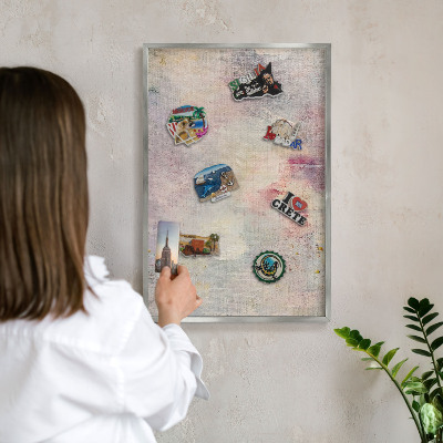 Pizarra magnética para souvenirs de viajes con marco plateado Abstracción en tonos pastel
