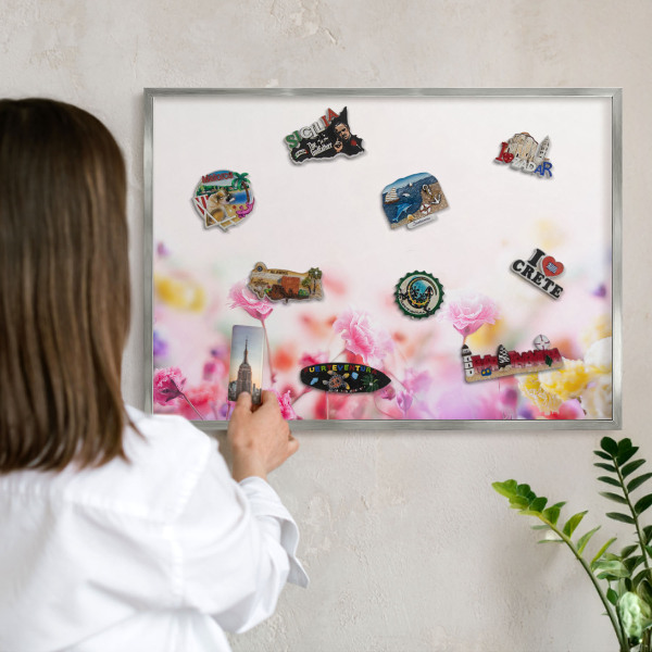 Pizarra magnética para souvenirs de viajes con marco plateado Flores en tonos pastel