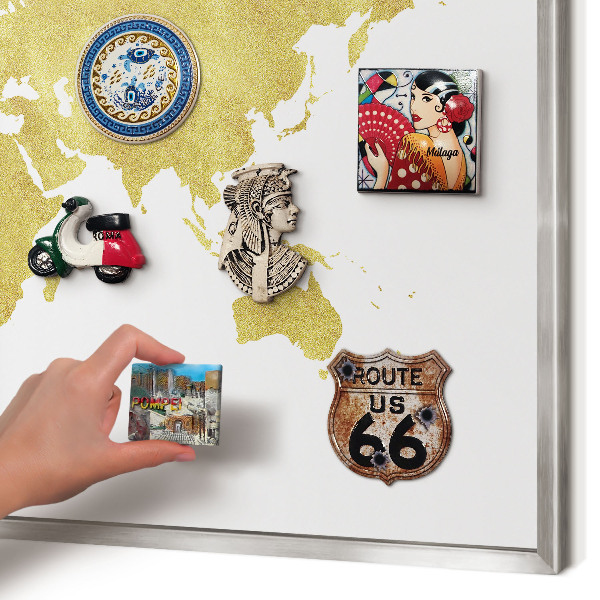 Pizarra magnética para souvenirs de viajes con marco plateado Mapa del mundo