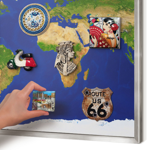 Pizarra magnética para souvenirs de viajes con marco plateado Cartografiando el mundo