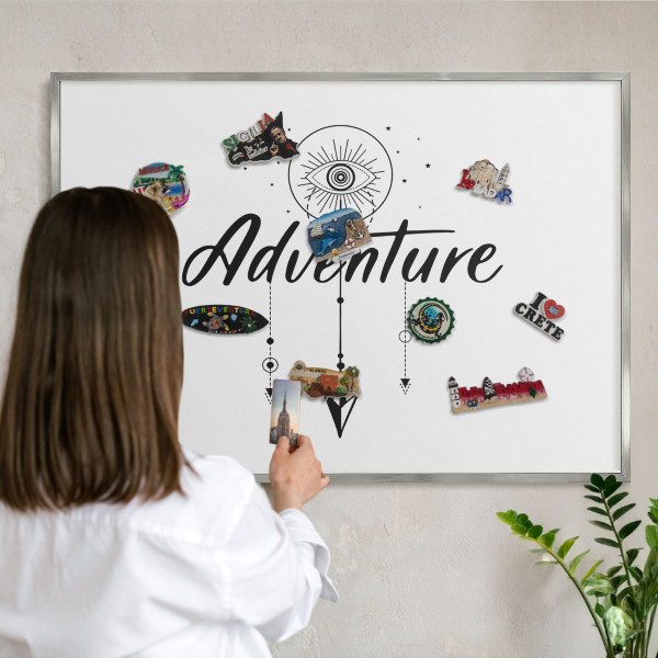 Pizarra para imanes de viajes en color plata Tema de aventuras