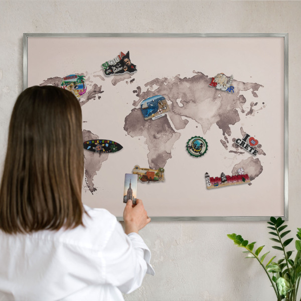 Pizarra magnética para souvenirs de viajes con marco plateado Mapa del mundo