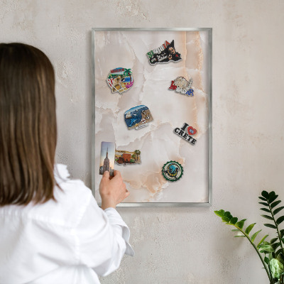Pizarra para imanes de viajes en color plata Ondas sutiles