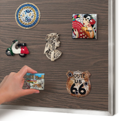 Pizarra para imanes de viajes en color plata Madera natural