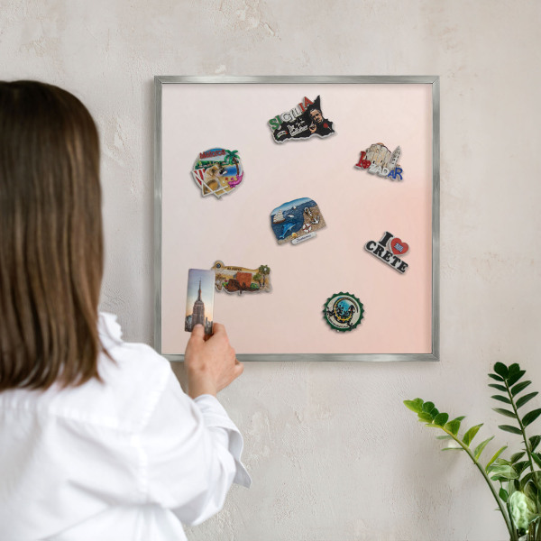 Pizarra magnética para souvenirs de viajes con marco plateado Encanto pastel